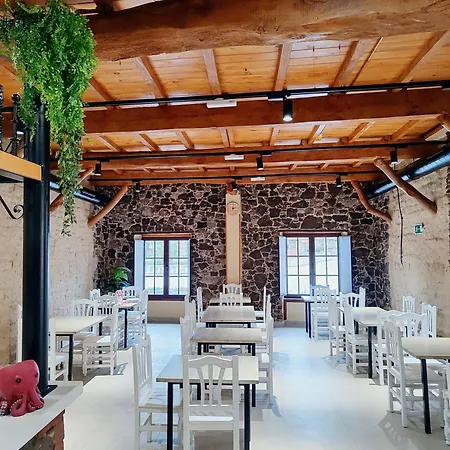 Restaurante La Senda 게스트하우스 *